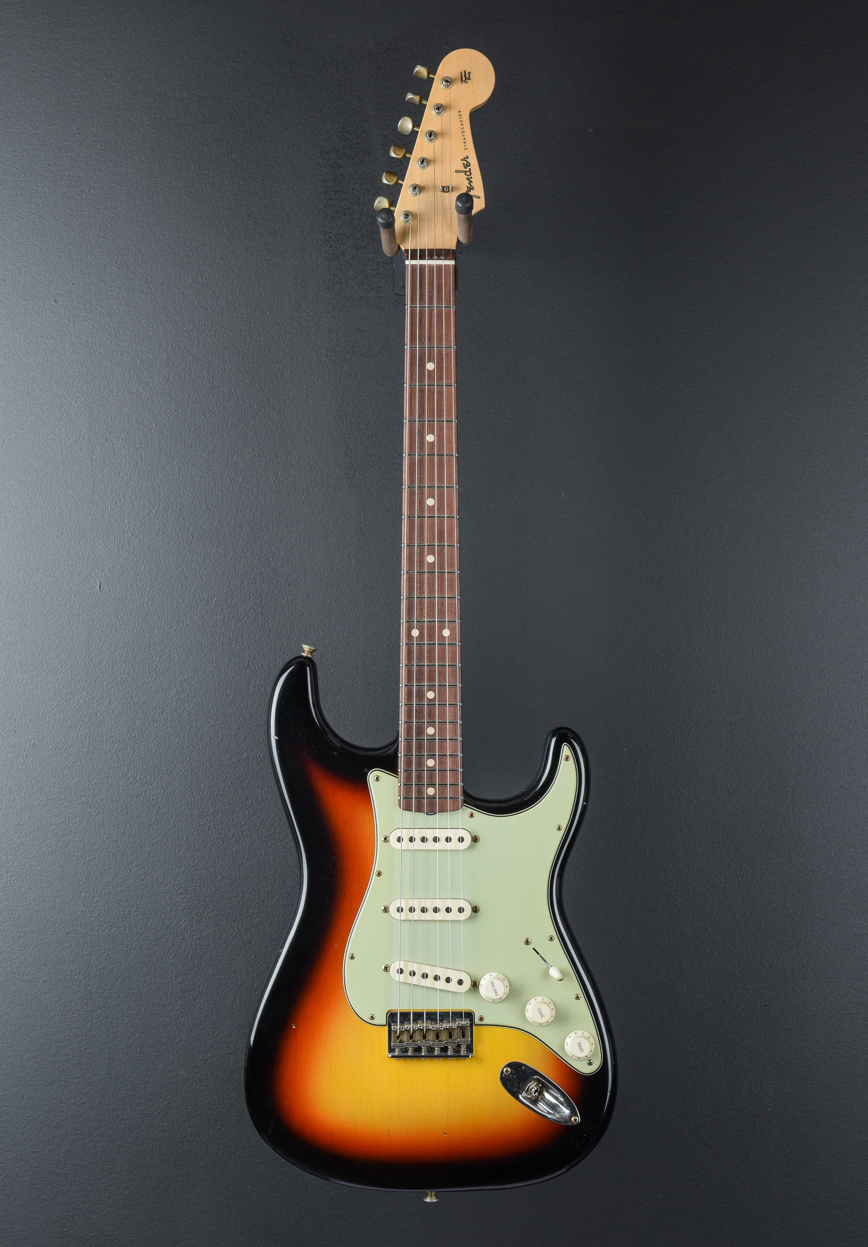 1960 Journeyman Relic Hardtail Stratocaster - 3 Color Sunburst - Image 3