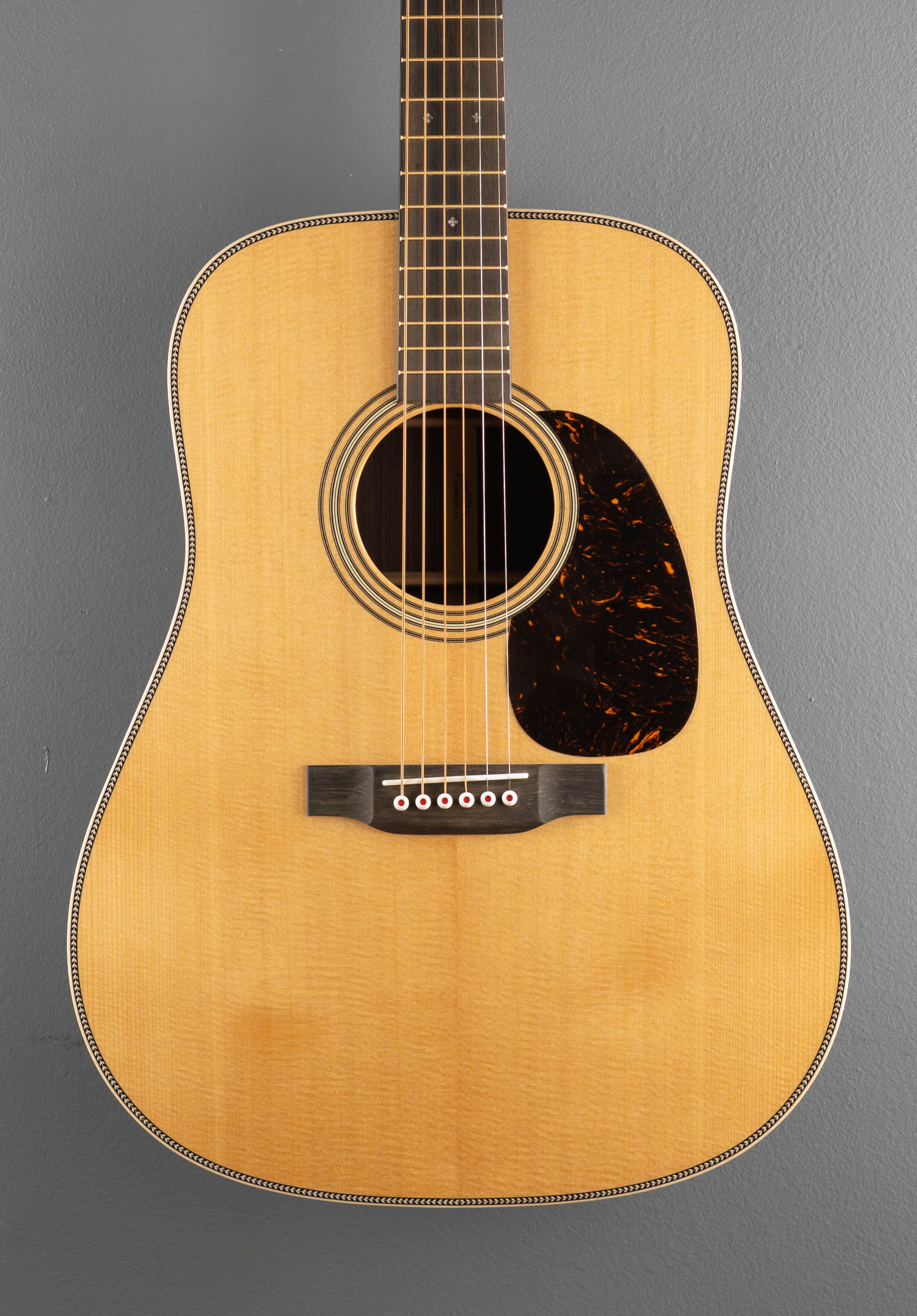 D-28 Modern Deluxe - Image 2