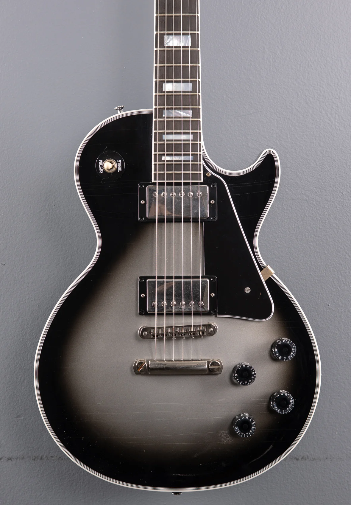 Les Paul Custom - Silverburst Ultra Light Aged - Image 3
