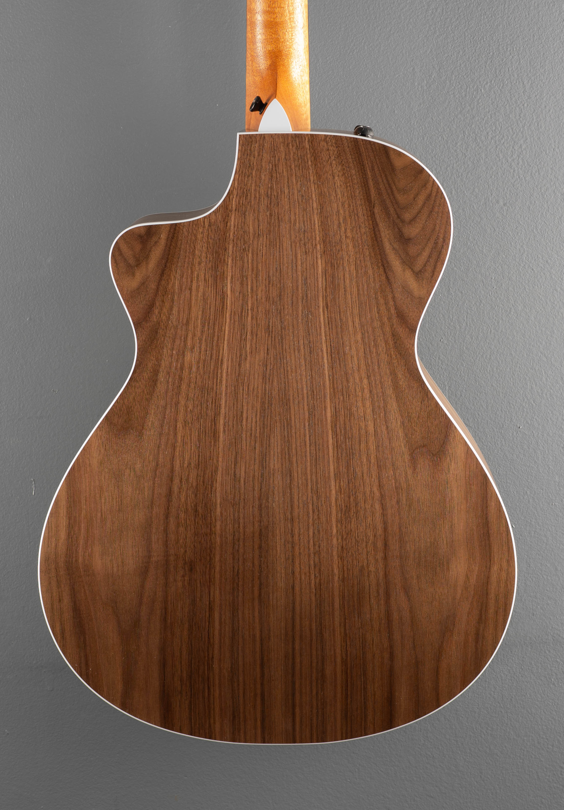 USED 212CE Walnut '26 - Image 4