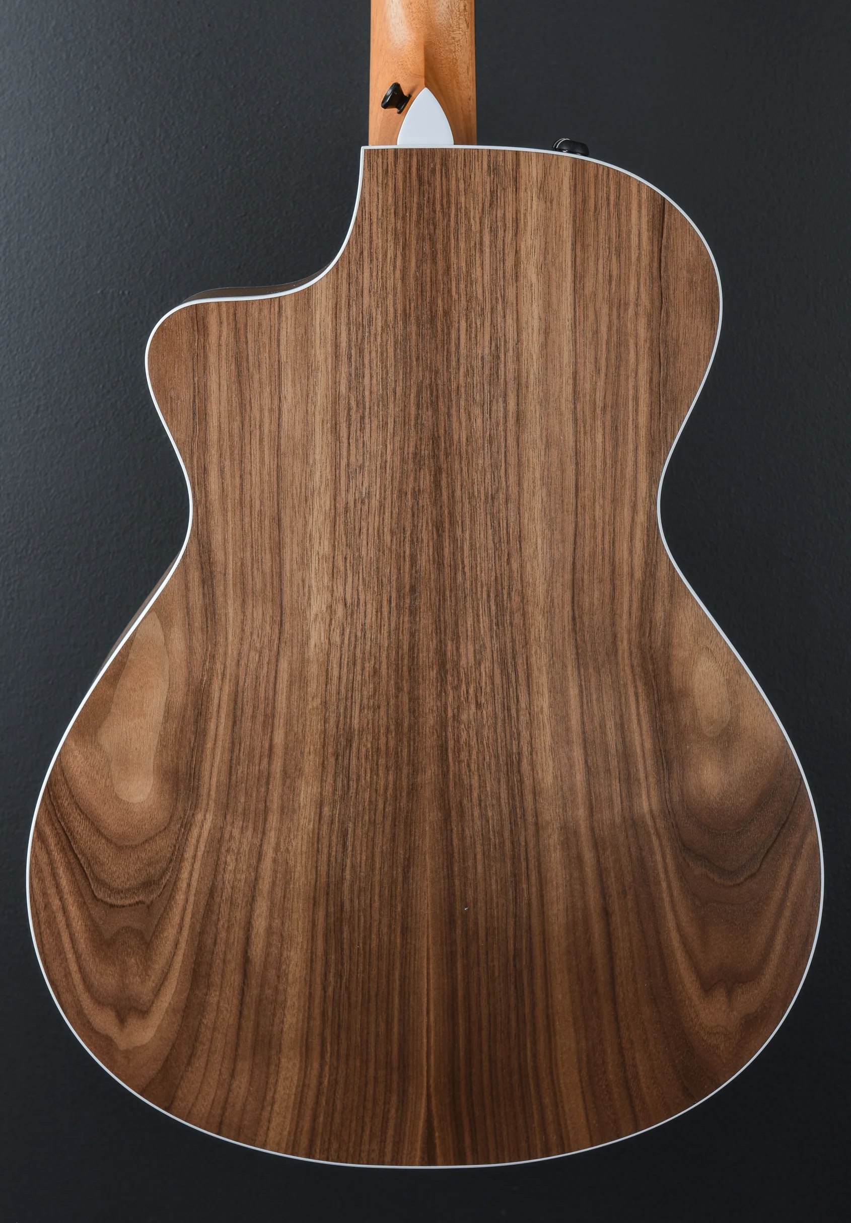 USED 212CE Walnut '26 - Image 4