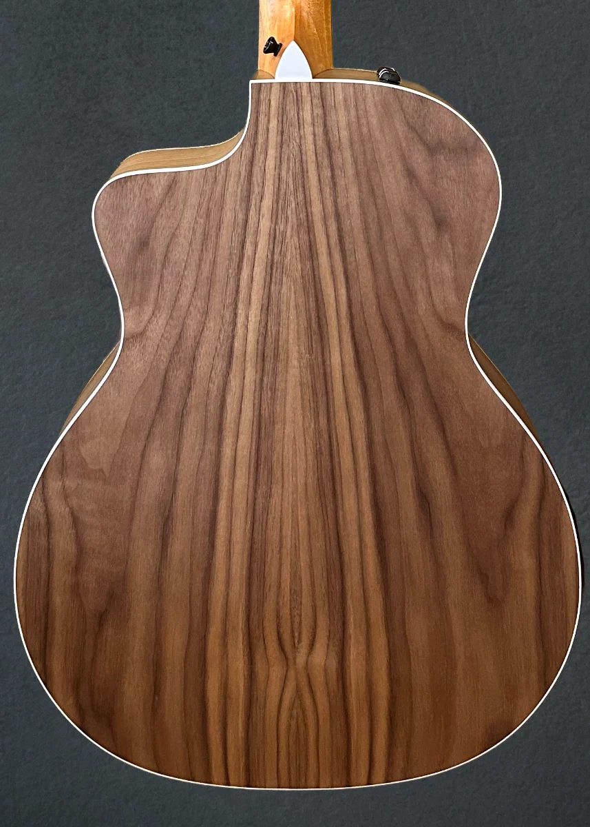 USED 214CE-N Walnut '26 - Image 4