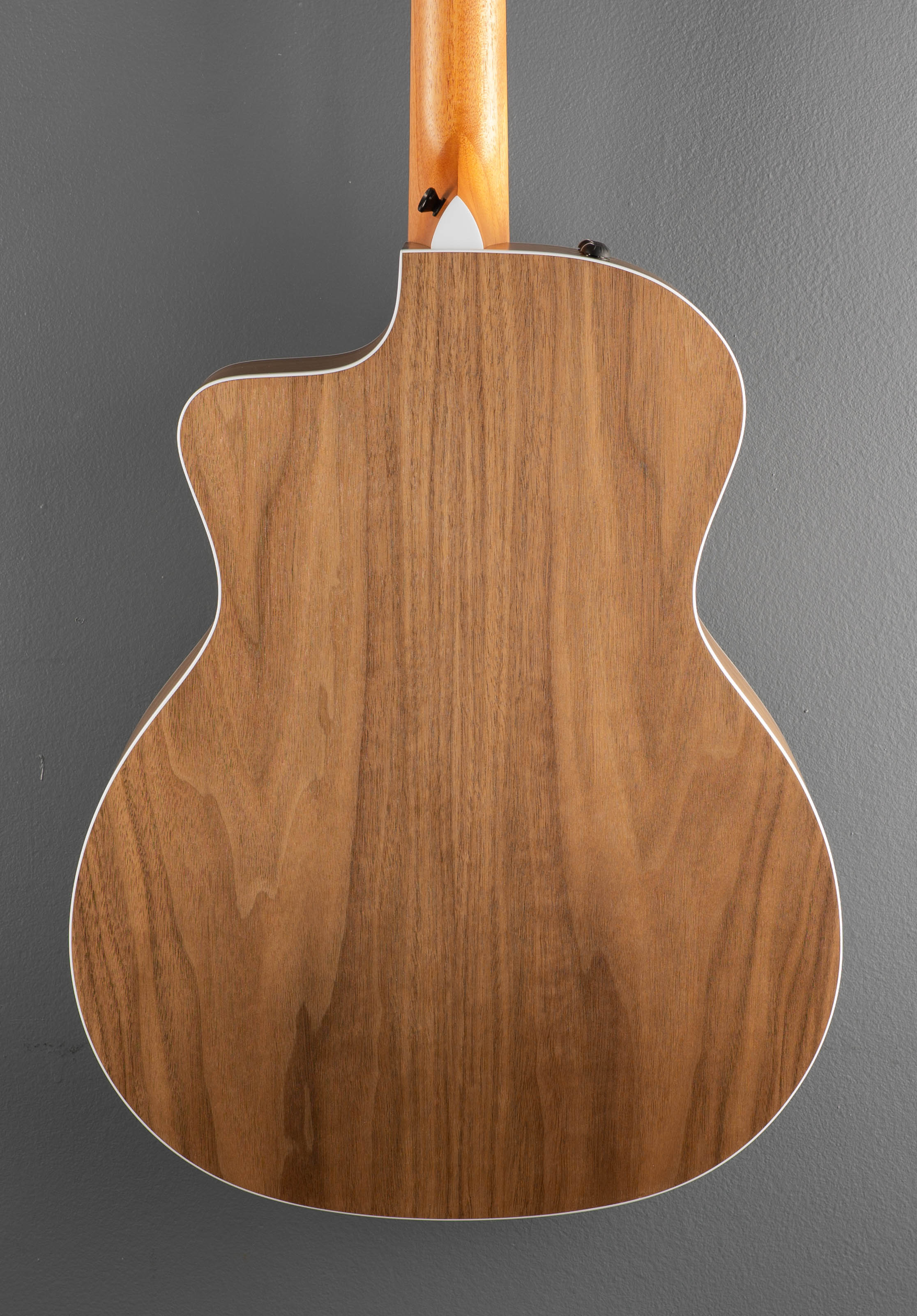 Used 214CE Walnut, '26 - Image 5